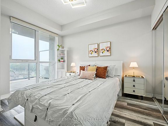 4th image of 1328 Birchmount Rd #607