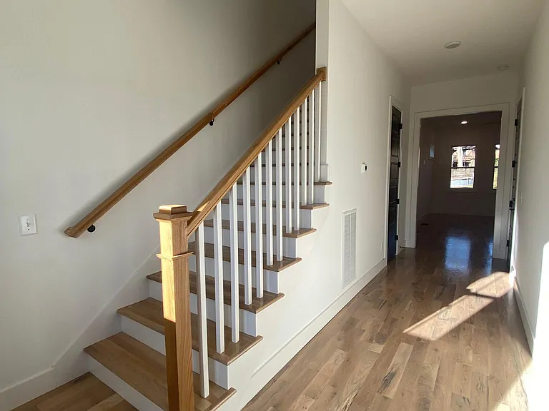 6460 Thunderbird Dr — Photo 4