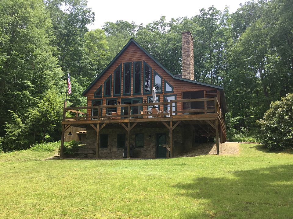 Deck facing the River