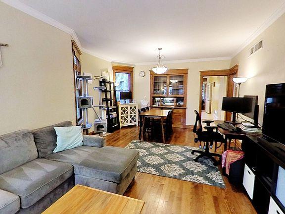 5th image of 3926 N Oakley Ave #1