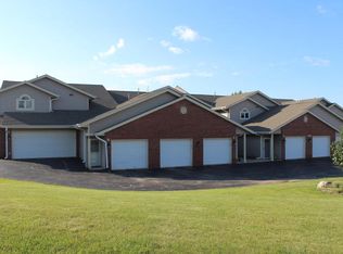 668 Westfield Way, Pewaukee, WI 53072