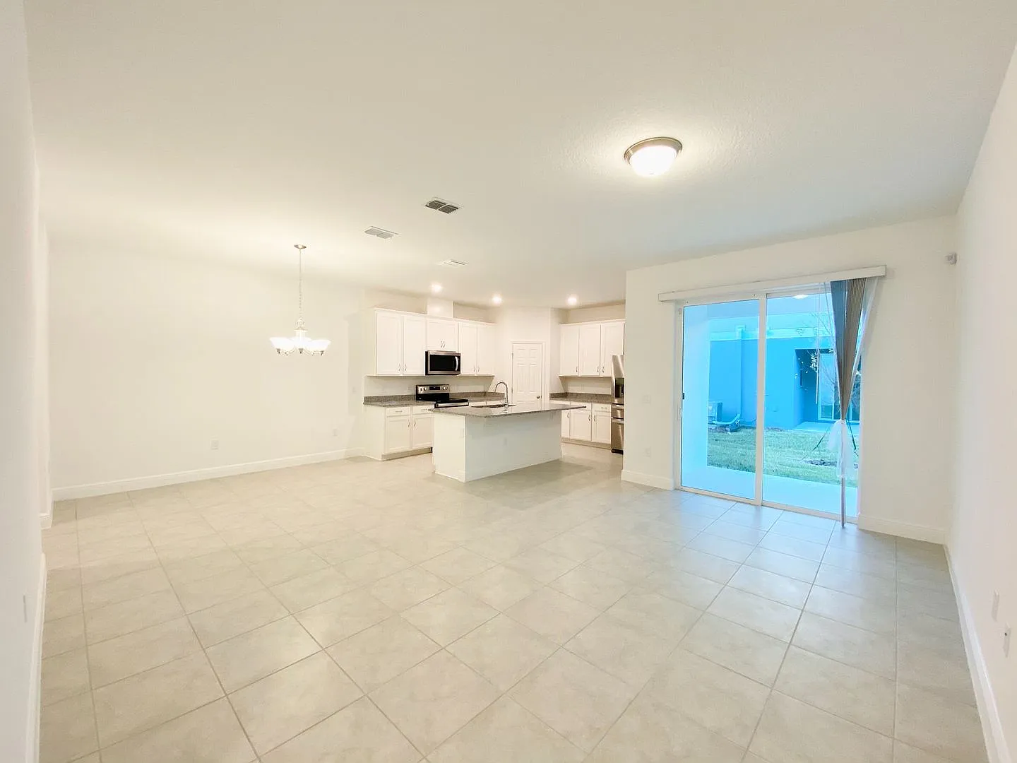Awesome Townhome for Rent — Photo 3