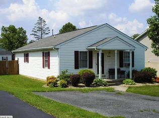 1016 4th St, Waynesboro, VA 22980