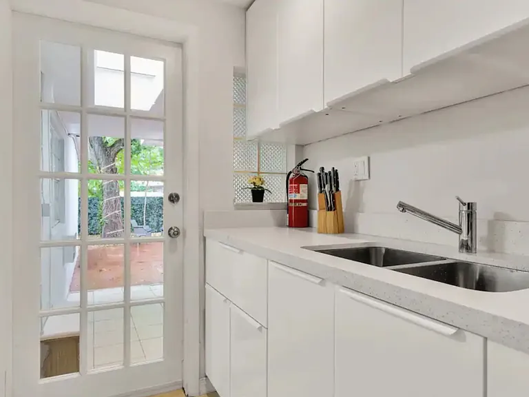 2710 SW 22nd Ave — Photo 50