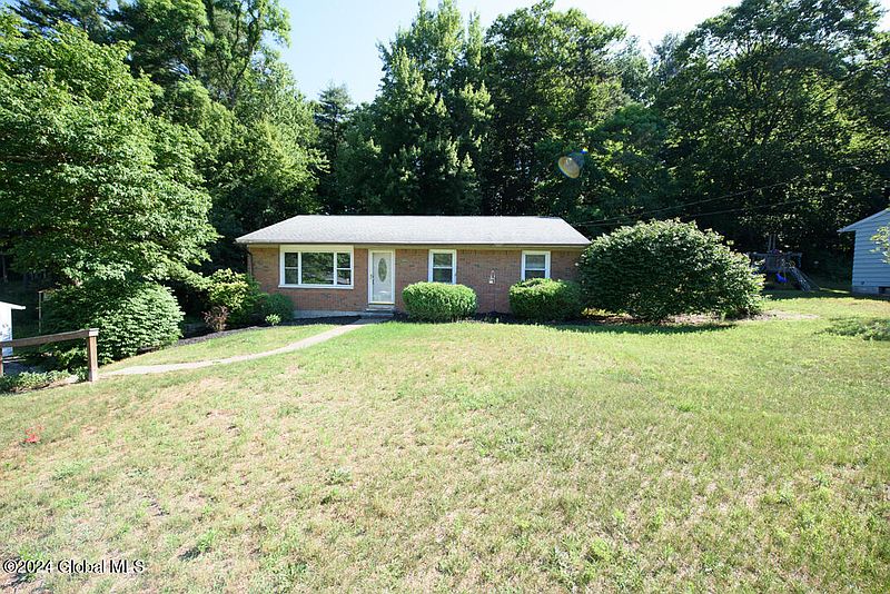 3rd image of 3127 E Lydius Street