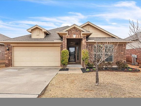 2nd image of 809 Bergen Peak Dr