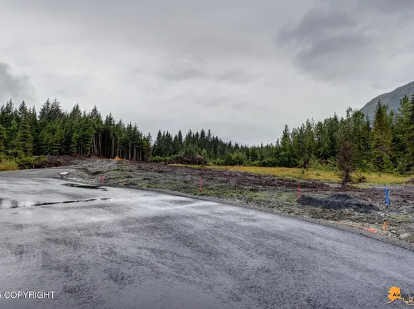 L2 Kami Cir, Girdwood, AK 99587