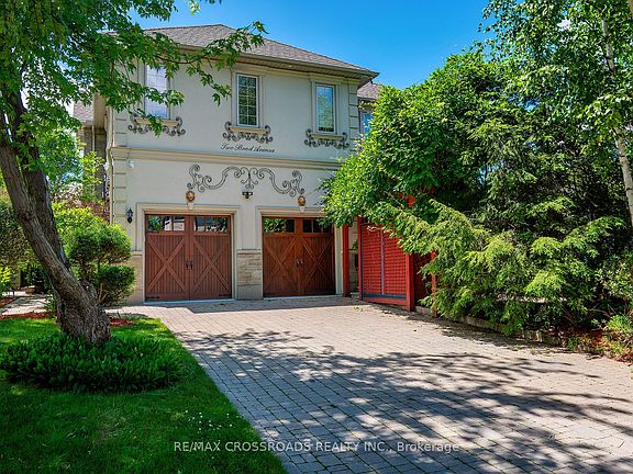 3rd image of 2 Bond Ave