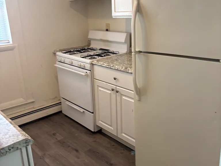 536 Main St — Photo 10