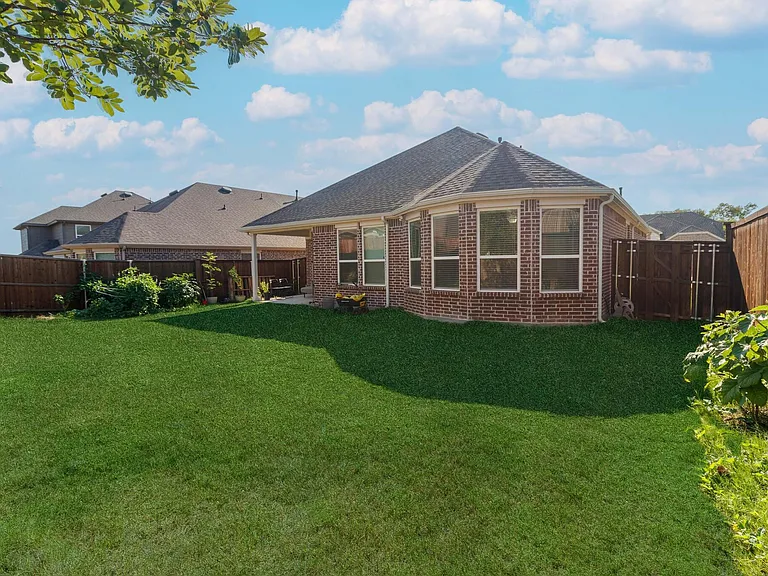 2808 Southampton Dr — Photo 30