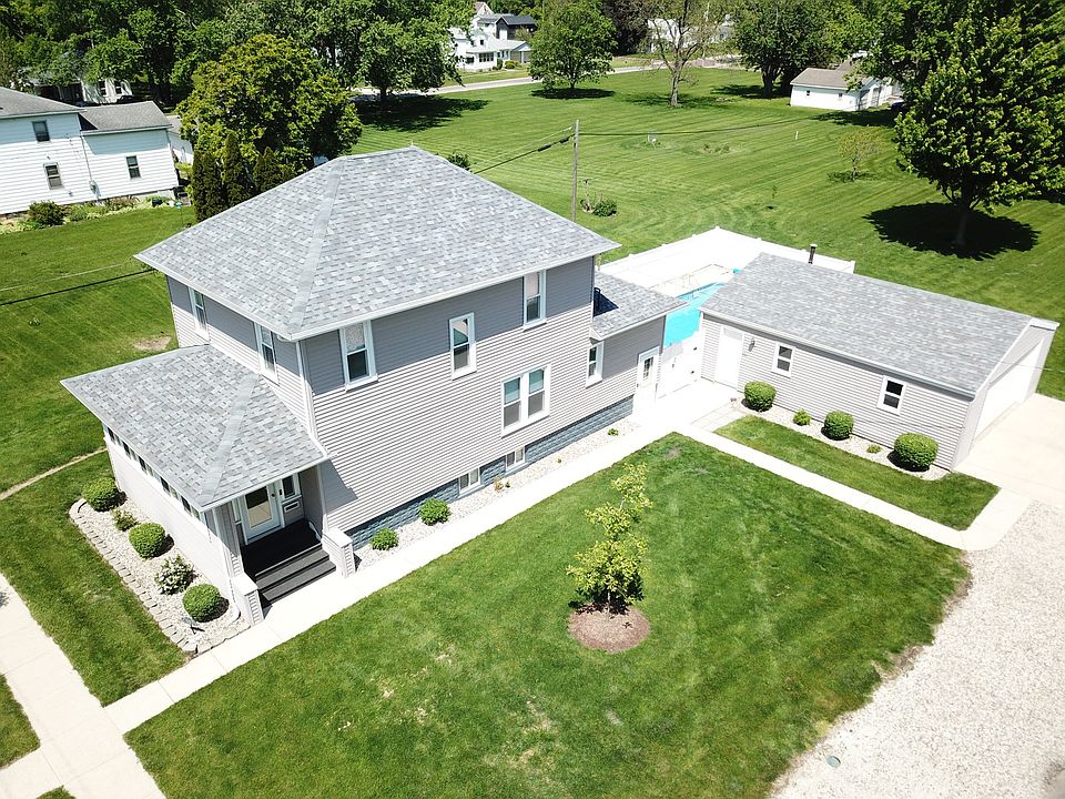 1st image of 301 W 2nd St