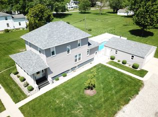 301 W 2nd St, Gilman, IL 60938