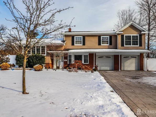 161 Devon Rd, Colonia, NJ 07067