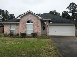 7420 Wooded Creek Dr, Beaumont, TX 77708