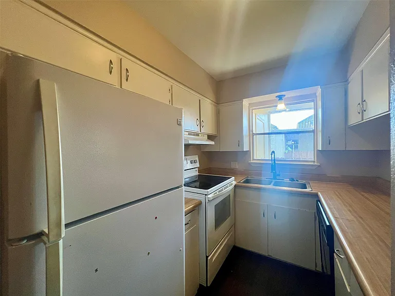 7714 Renwick Dr #K107 — Photo 11