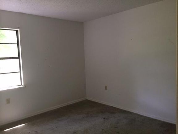 2nd image of 10416 Bridlewood Ave