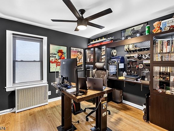4th image of 523 Harrison Pl