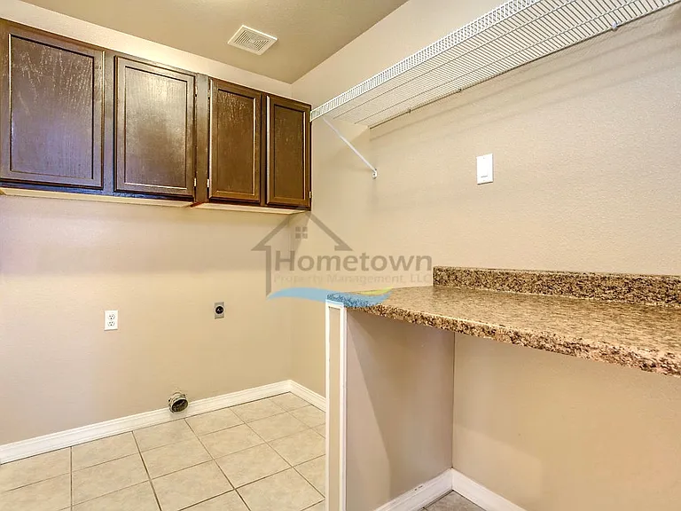 5940 N Stafford Rd — Photo 9