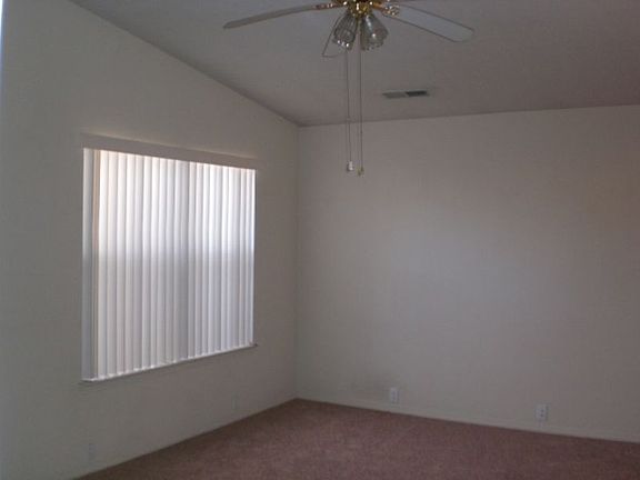 2nd image of 10924 Clyburn Park Dr NE