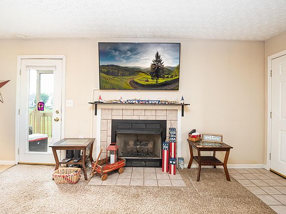 5th image of 720 Village Blvd Unit A