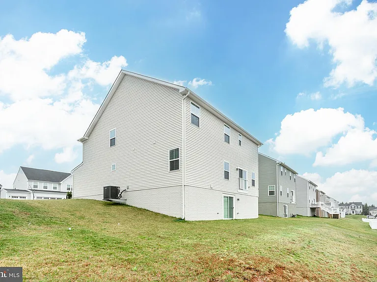 112 Sherman Way — Photo 46