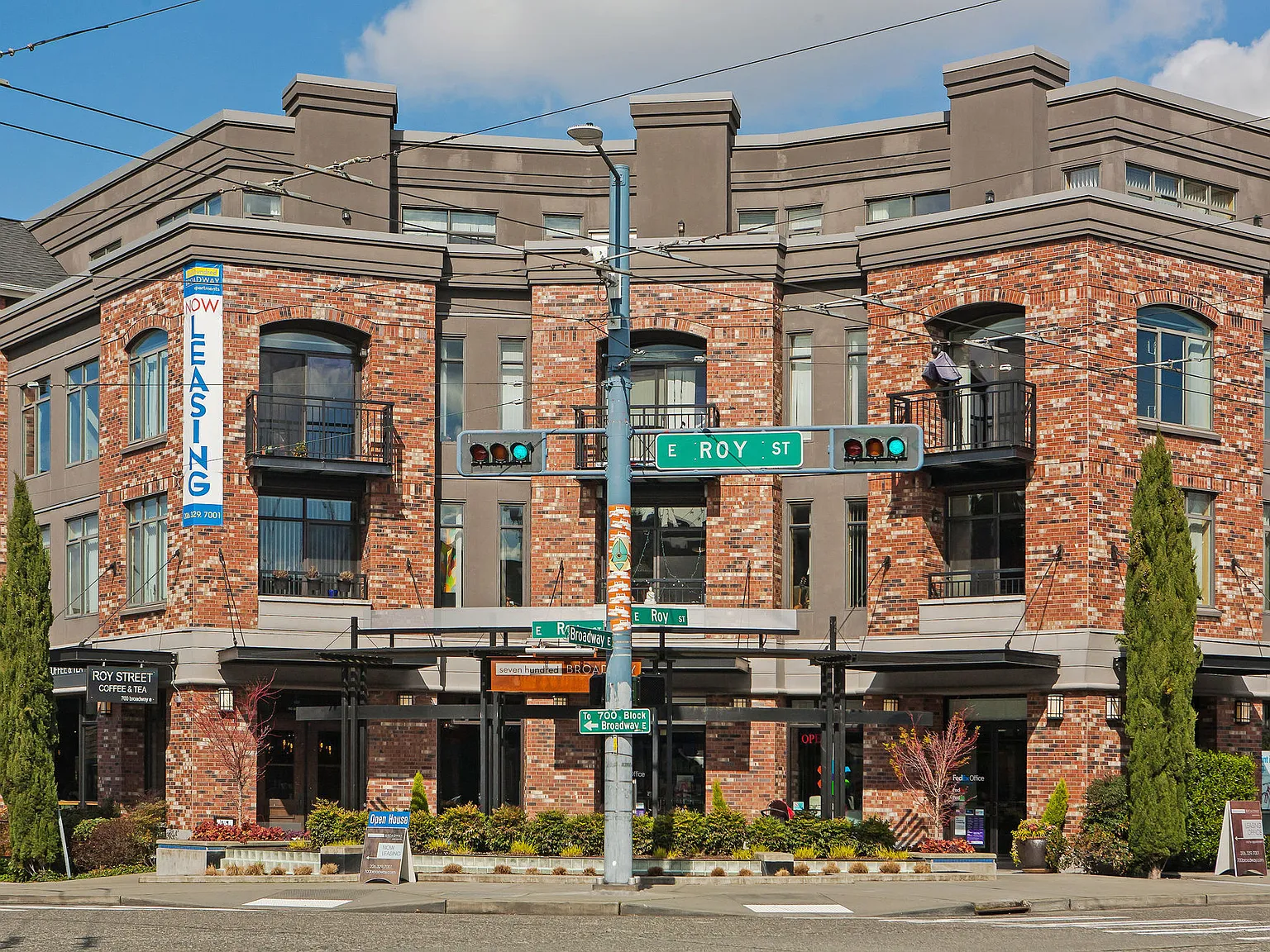 700 Broadway Apartments — Photo 2