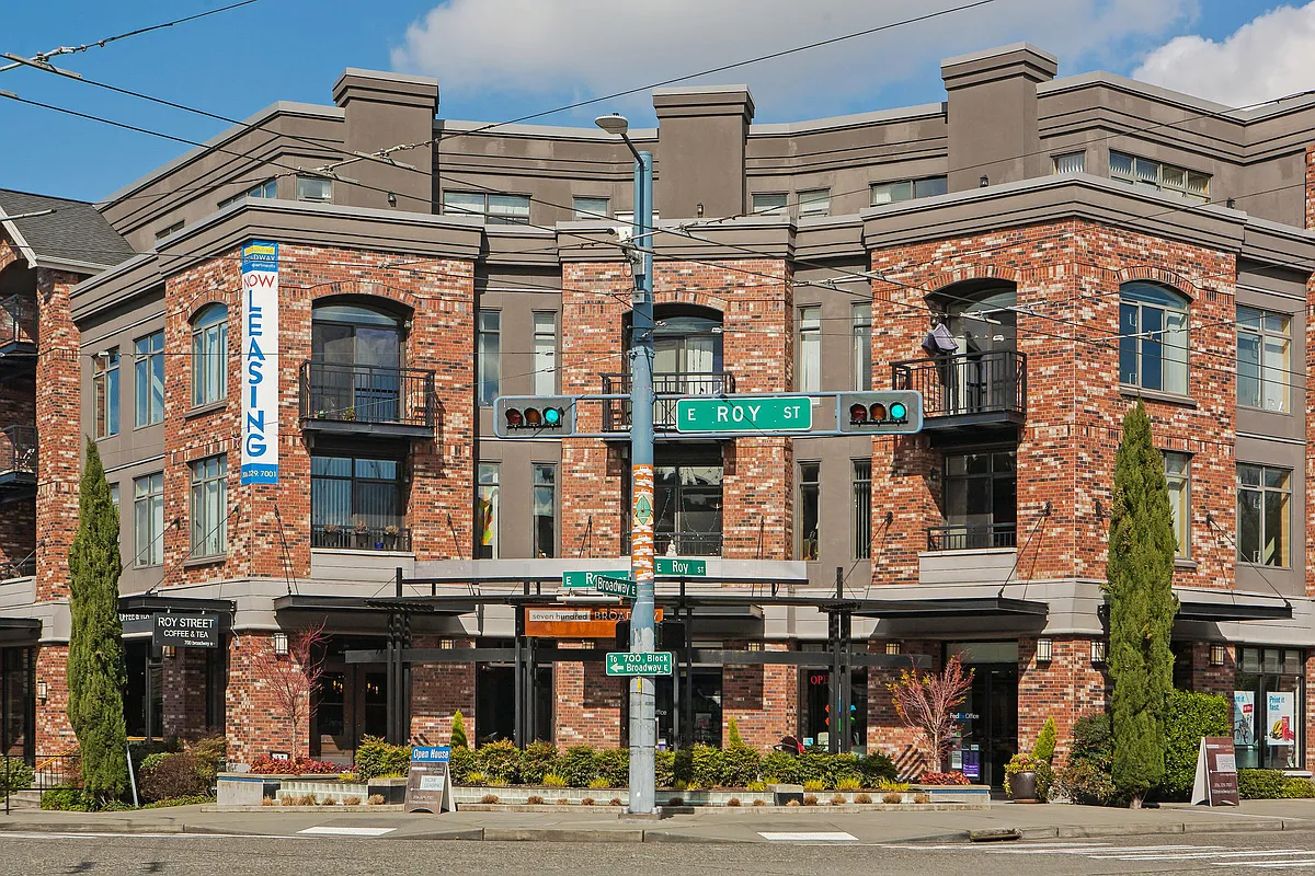 Building Photo - 700 Broadway Apartments