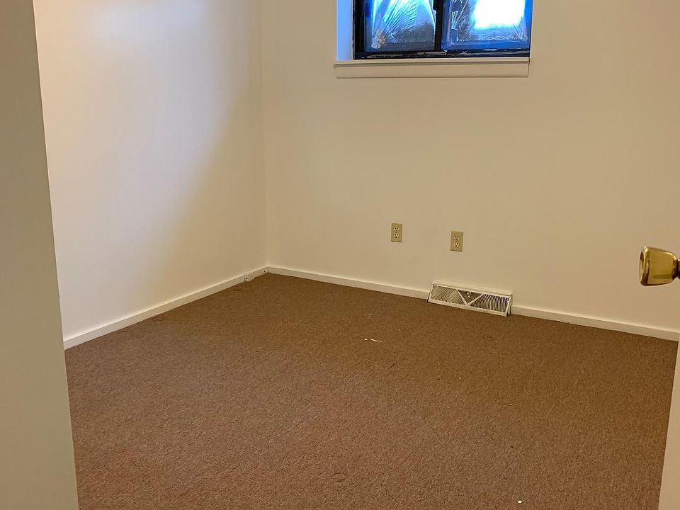 2nd image of 303 Vincennes Ave #2
