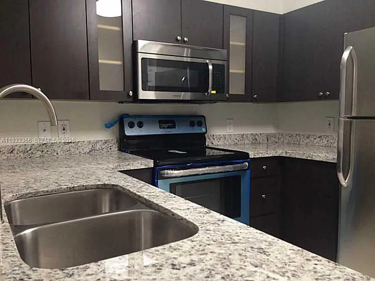 4350 NW 107th Ave #102 — Photo 5