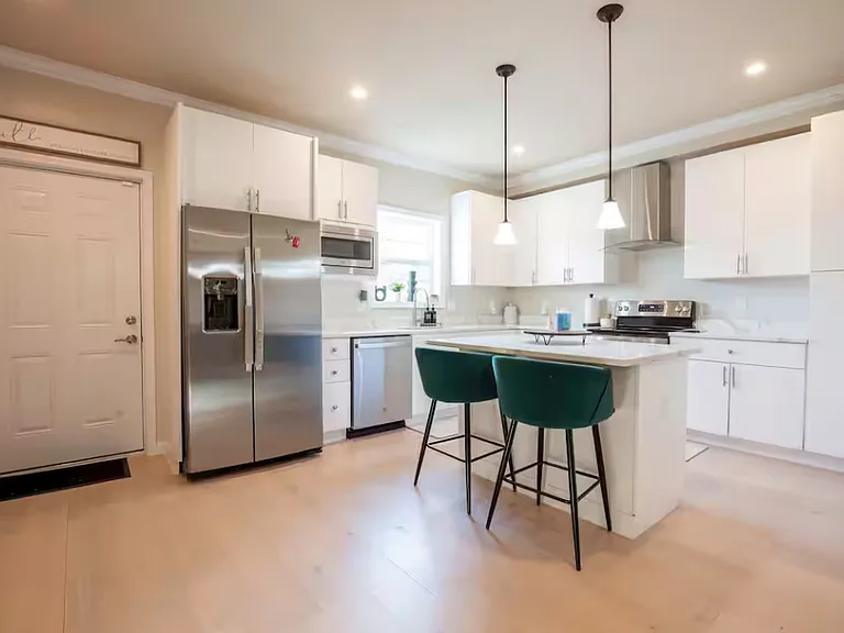 1433 Howard Rd SE — Photo 1