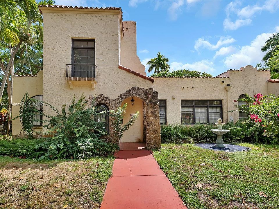1st image of 522 Alhambra Cir