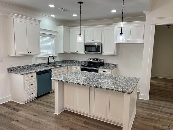 5th image of 116 Pecan St