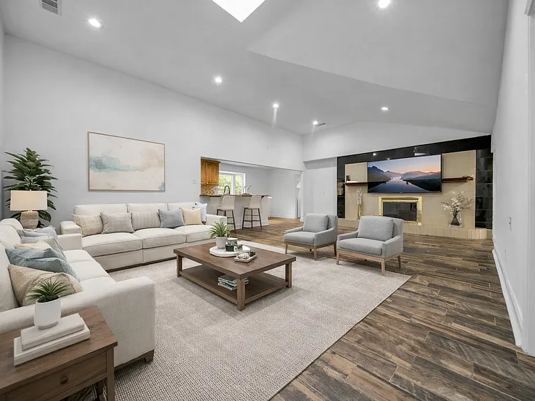 2516 Pinebluff Dr — Photo 1