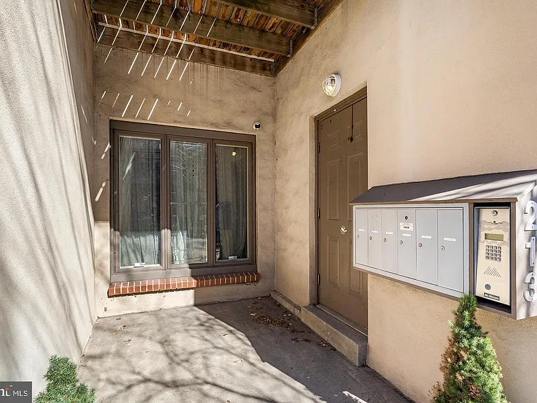 213 Christian St #A — Photo 17