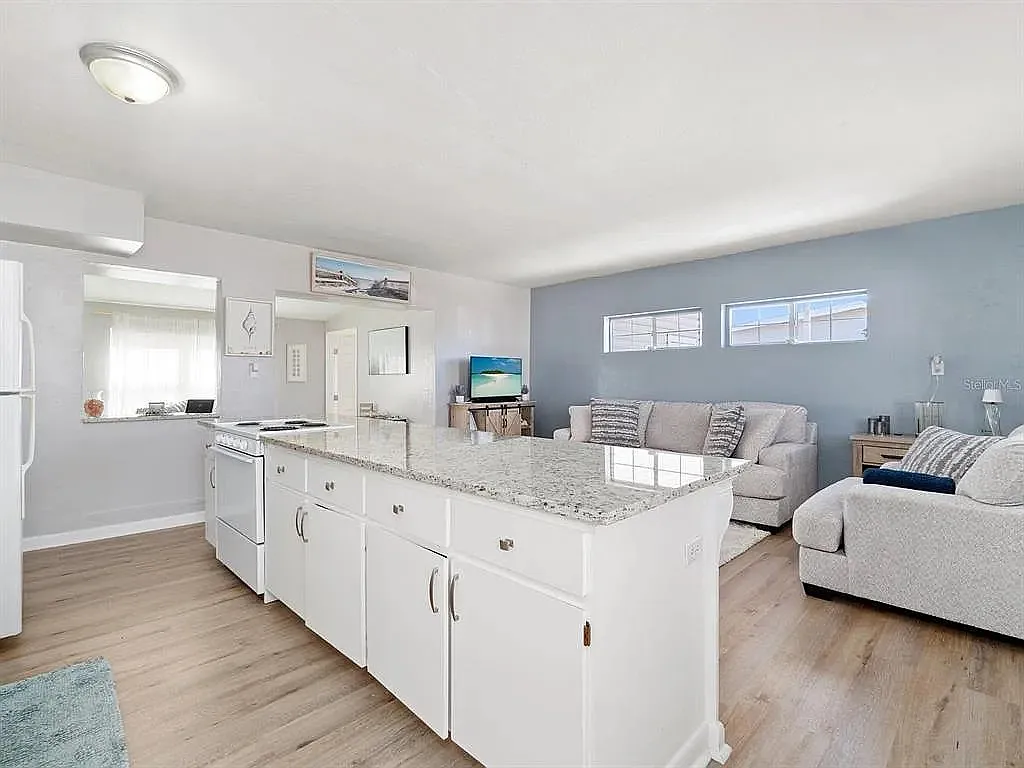 21923 Cellini Avenue - 1 — Photo 3