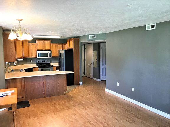 5th image of 3835 S Kingsbury Ln