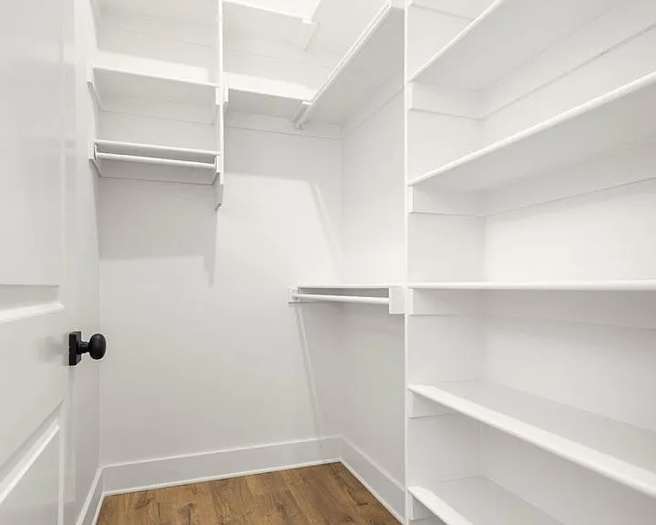 Luxury One Bedroom Townhome Available Now! - In The Heart Of Fayetteville — Photo 22
