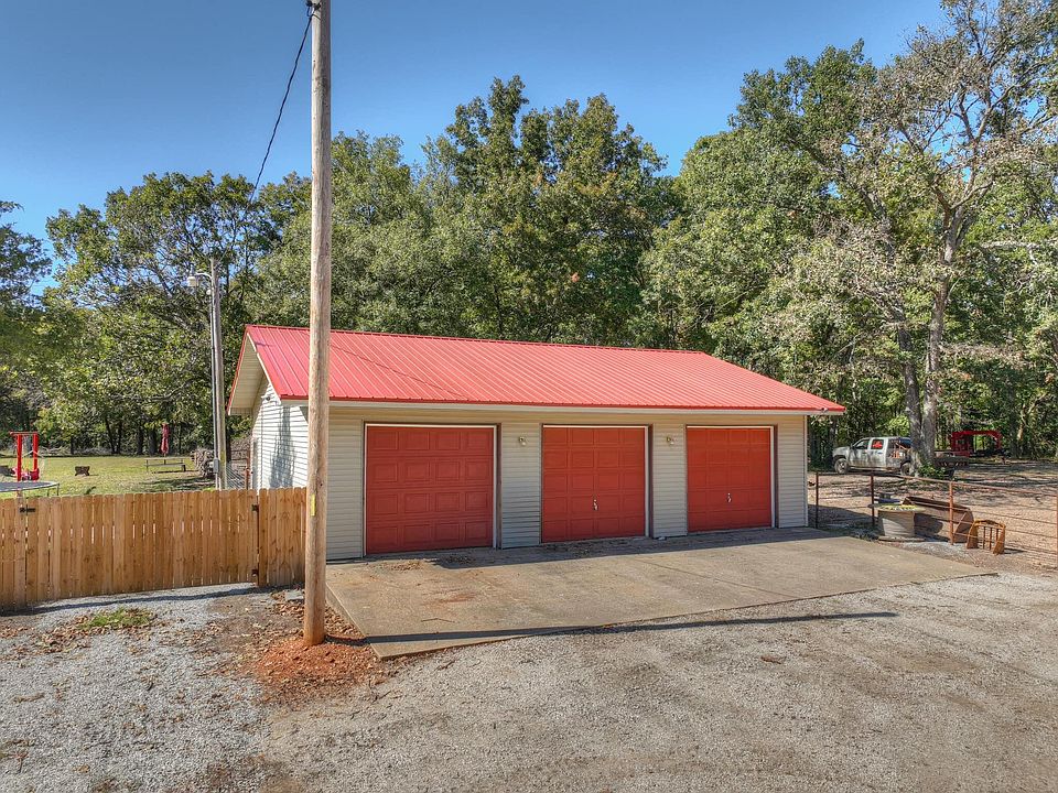 2nd image of 9992 Reindeer Drive