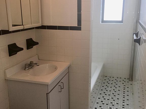 5th image of 9019 88th Ave #2