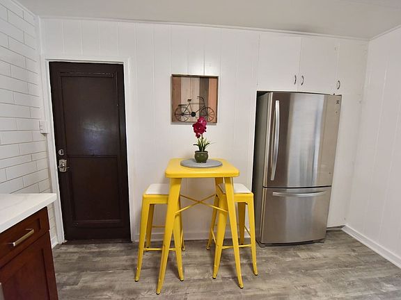 3rd image of 938D Kapahulu Ave #4