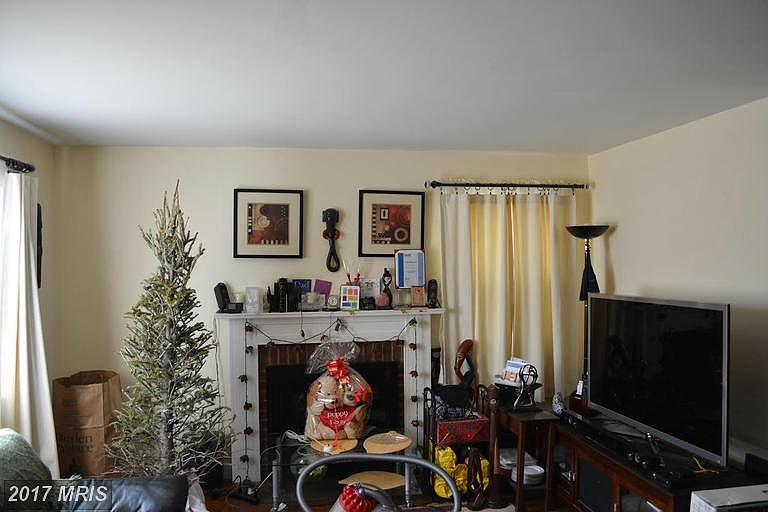2nd image of 4016 Beechwood Rd