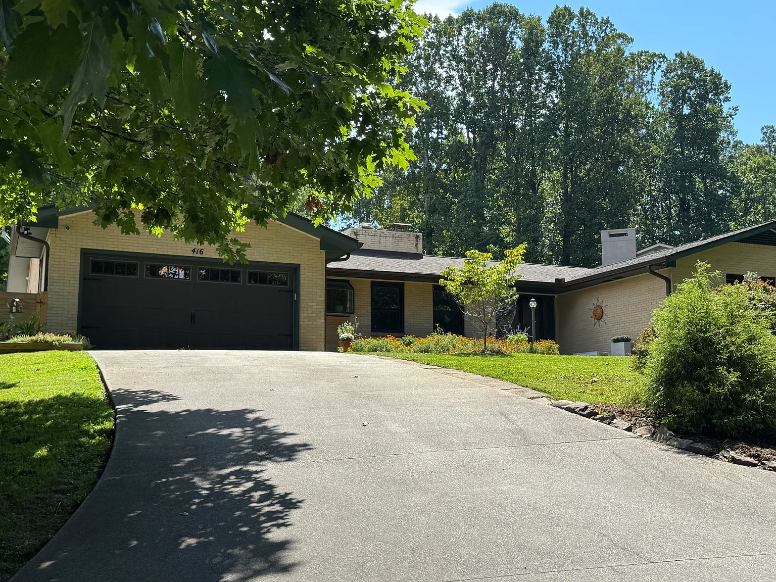 3 bed, 2.5 bath, 2246 sqft, $3,750 — Photo 2