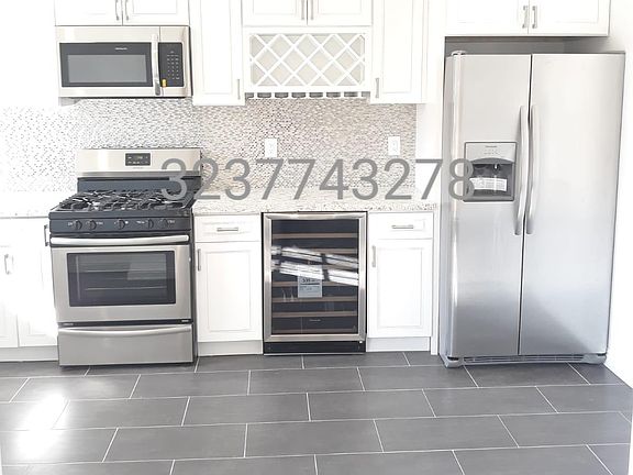 4th image of 14355 Burbank Blvd