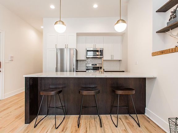 5th image of 2317 W North Ave #3