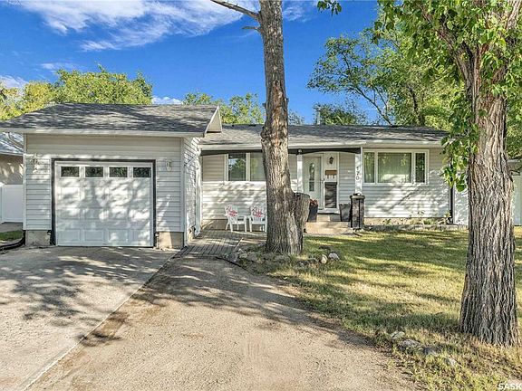 2nd image of 170 Sangster Blvd