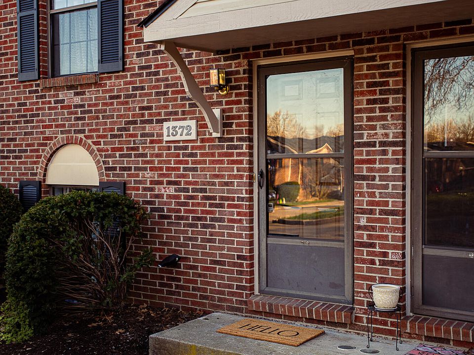 1st image of 1372 Hartland Woods Way