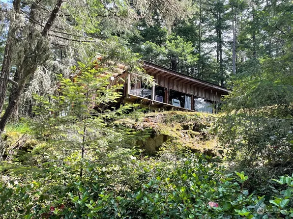 378 Kasnyku Lane, San Juan Island, WA 98250