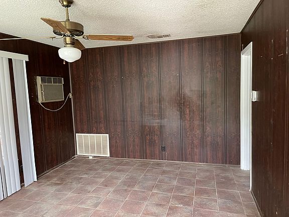 2nd image of 255 W Jewell St