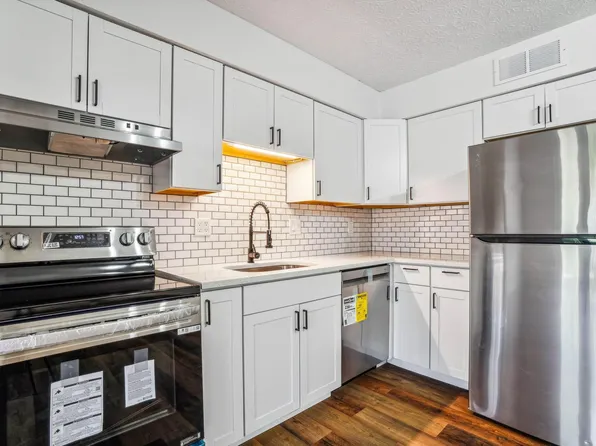 5717 Jousting Ln #E, Columbus, OH 43231