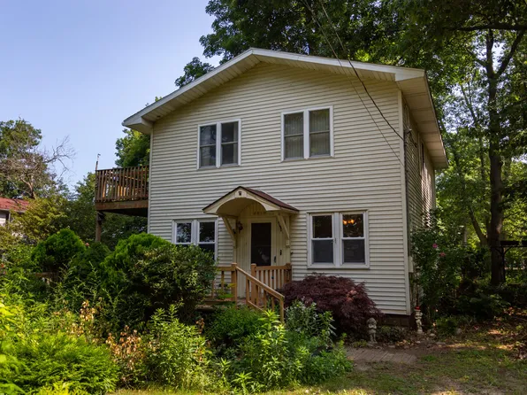 2819 Bundy Rd, Coloma, MI 49038